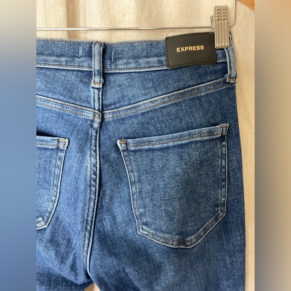 Express Skinny Mid Rise Medium Wash Stretch Jeans Size 2R Distressed - Picture 10 of 13